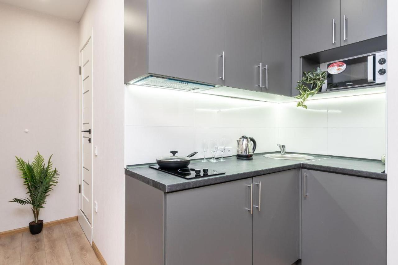 Шикарные Апартаменты, Ревудского 40В, 3 Мин Пешком М Харьковская Kyiv Exterior foto